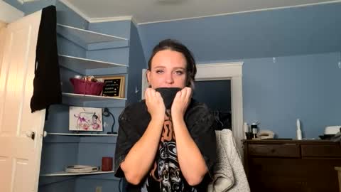HoneyDrippinBunny online show from 06/08/26, 02:34