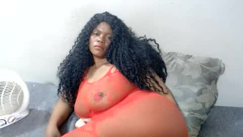 Snapshot of honeydripxx23 chatting on 05/22/26, 05:25 honeydripxx23 online show from 05/22/26, 05:25