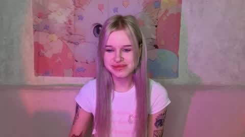 Snapshot of honeygold__ chatting on 11/30/25, 04:27 Lisa online show from 11/30/25, 04:27