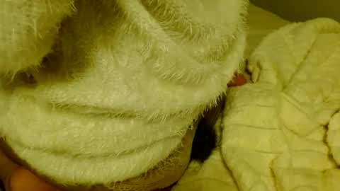 Snapshot of honeygoldenbaddie24 chatting on 02/22/25, 04:18 honeygoldenbaddie24 online show from 02/22/25, 04:18