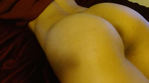 Snapshot of honeygoldenbaddie24 chatting on 11/08/25, 09:46 honeygoldenbaddie24 online show from 11/08/25, 09:46