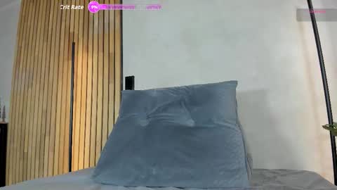 Sofia independent model online show from 11/19/25, 11:32