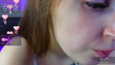 Snapshot of honeylace_ chatting on 03/25/26, 02:01 Kris online show from 03/25/26, 02:01