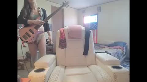 Snapshot of honeylovelace777 chatting on 12/03/25, 06:17 Heather Lovelace online show from 12/03/25, 06:17