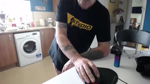 honeymaster290 online show from 11/17/25, 10:21