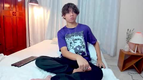 Snapshot of honeymoon_sariel chatting on 10/13/25, 01:33 honeymoon_sariel online show from 10/13/25, 01:33