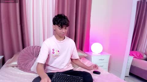 Snapshot of honeymoon_sariel chatting on 10/22/25, 01:55 honeymoon_sariel online show from 10/22/25, 01:55