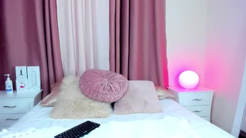 Snapshot of honeymoon_sariel chatting on 11/30/25, 08:57 honeymoon_sariel online show from 11/30/25, 08:57