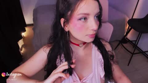 Snapshot of honeymoontea chatting on 03/25/26, 01:44 online show from 03/25/26, 01:44