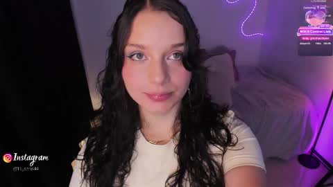 Snapshot of honeymoontea chatting on 04/28/26, 08:47 online show from 04/28/26, 08:47