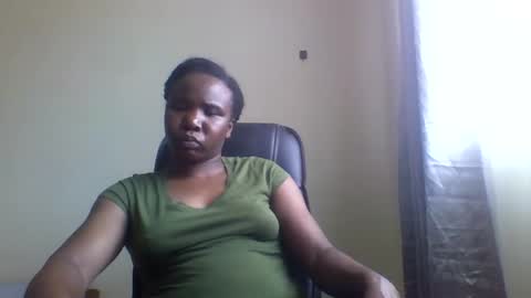 Honeymuny online show from 10/31/25, 08:15