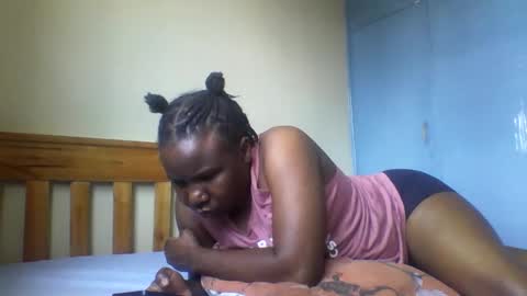 Honeymuny online show from 11/12/25, 07:42