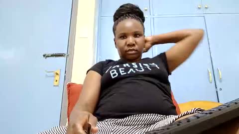 Honeymuny online show from 12/02/25, 06:47