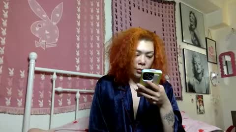 Snapshot of honeyruby chatting on 04/22/26, 04:52 Ruby Sparks online show from 04/22/26, 04:52