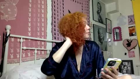 Snapshot of honeyruby chatting on 04/27/26, 12:52 Ruby Sparks online show from 04/27/26, 12:52