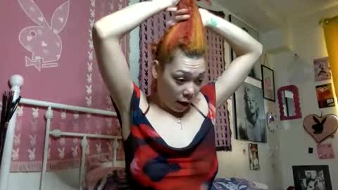 Snapshot of honeyruby chatting on 04/28/26, 01:16 Ruby Sparks online show from 04/28/26, 01:16