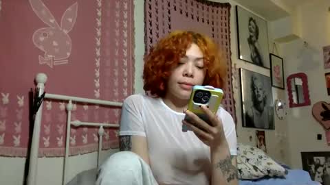 Snapshot of honeyruby chatting on 05/01/26, 02:43 Ruby Sparks online show from 05/01/26, 02:43