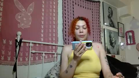 Snapshot of honeyruby chatting on 05/25/26, 11:22 Ruby Sparks online show from 05/25/26, 11:22
