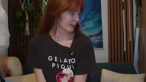 Snapshot of honeyumtoast chatting on 11/20/25, 03:28 Noelle online show from 11/20/25, 03:28