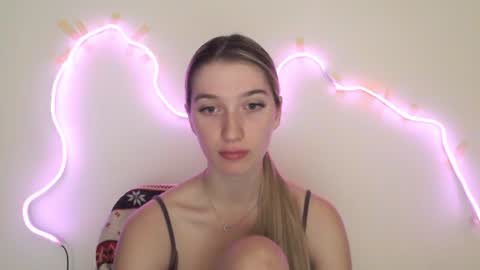Snapshot of honeyveil chatting on 06/25/26, 11:37 honeyveil online show from 06/25/26, 11:37