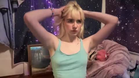 Snapshot of honeyxlimbed chatting on 02/25/25, 04:57 Emi Rose online show from 02/25/25, 04:57