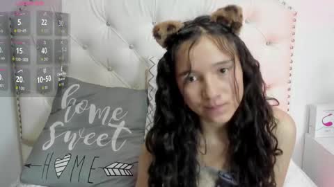Snapshot of honney_bunny18 chatting on 04/19/26, 08:22 BUNNY online show from 04/19/26, 08:22