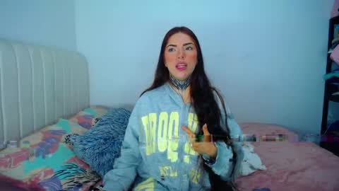 Snapshot of hoot_alicee chatting on 04/20/26, 09:38 ONLYFANS online show from 04/20/26, 09:38