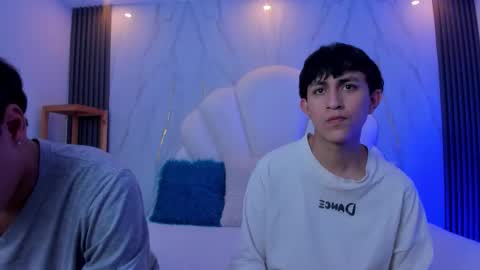 hoot_booys_ online show from 01/16/26, 07:40