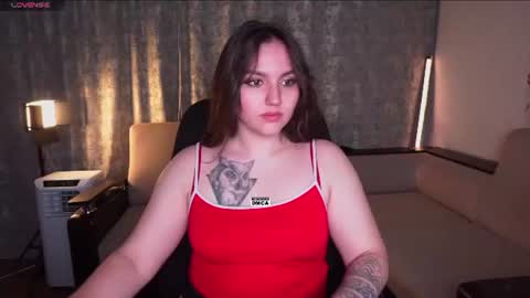 Snapshot of hoot_owl_cb chatting on 06/18/26, 12:20 Karina online show from 06/18/26, 12:20