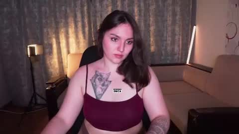 Snapshot of hoot_owl_cb chatting on 06/21/26, 02:08 Karina online show from 06/21/26, 02:08