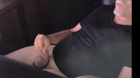 Snapshot of horndawgy chatting on 12/24/24, 12:33 horndawgy online show from 12/24/24, 12:33