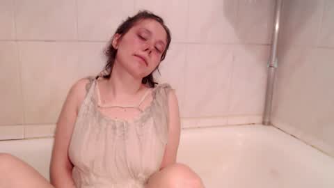 Snapshot of horndemonroxy chatting on 03/24/26, 05:40 Roxy online show from 03/24/26, 05:40