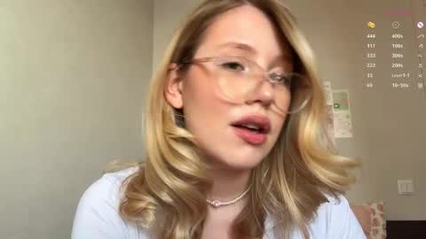 Audrey online show from 02/05/25, 04:06