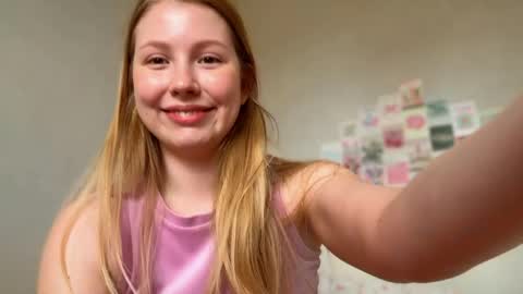 Snapshot of horney_audrey chatting on 06/03/26, 02:36 Audrey online show from 06/03/26, 02:36