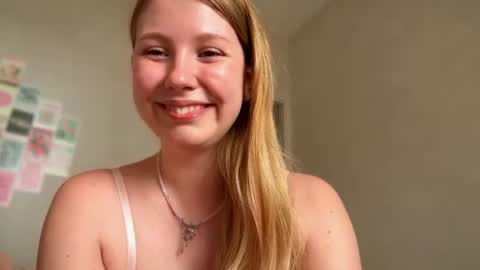 Snapshot of horney_audrey chatting on 06/22/26, 03:25 Audrey online show from 06/22/26, 03:25