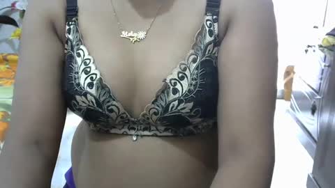 Snapshot of horneydesibaby chatting on 02/23/25, 03:35 horneydesibaby online show from 02/23/25, 03:35