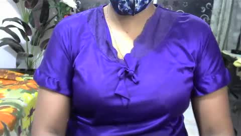 Snapshot of horneydesibaby chatting on 02/24/25, 05:53 horneydesibaby online show from 02/24/25, 05:53