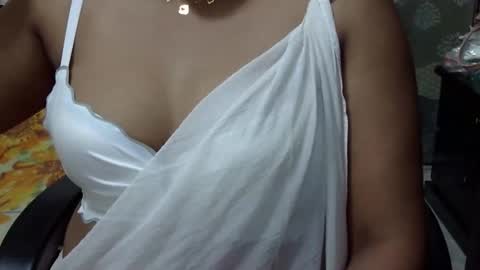 Snapshot of horneydesibaby chatting on 11/02/25, 06:21 horneydesibaby online show from 11/02/25, 06:21