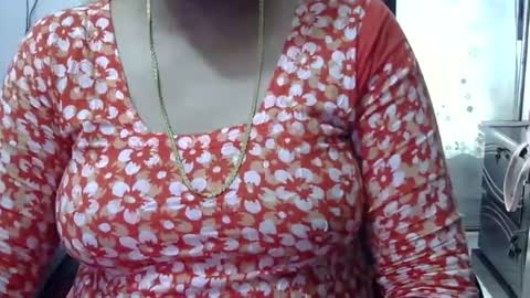 Snapshot of horneydesibaby chatting on 11/09/25, 05:28 horneydesibaby online show from 11/09/25, 05:28