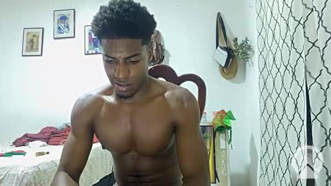 Snapshot of horneyguy2399 chatting on 12/28/24, 07:00 sugarbaby online show from 12/28/24, 07:00