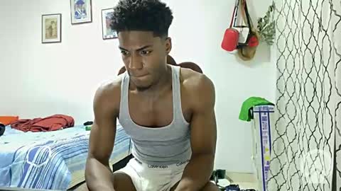 Snapshot of horneyguy2399 chatting on 01/05/25, 03:00 sugarbaby online show from 01/05/25, 03:00