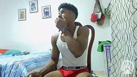 Snapshot of horneyguy2399 chatting on 01/06/25, 12:37 sugarbaby online show from 01/06/25, 12:37