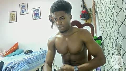 Snapshot of horneyguy2399 chatting on 01/11/25, 07:06 sugarbaby online show from 01/11/25, 07:06