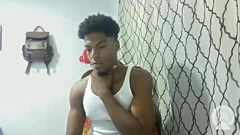 Snapshot of horneyguy2399 chatting on 01/18/25, 02:14 sugarbaby online show from 01/18/25, 02:14