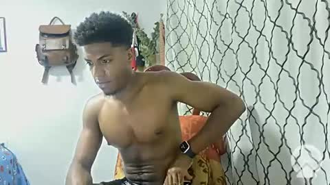 Snapshot of horneyguy2399 chatting on 01/18/25, 05:20 sugarbaby online show from 01/18/25, 05:20