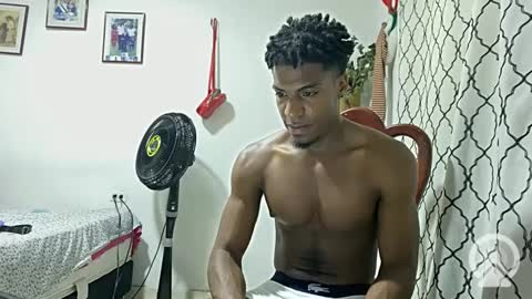 Snapshot of horneyguy2399 chatting on 02/07/25, 03:23 sugarbaby online show from 02/07/25, 03:23