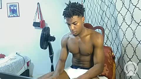 Snapshot of horneyguy2399 chatting on 02/08/25, 03:52 sugarbaby online show from 02/08/25, 03:52