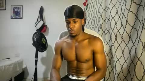 Snapshot of horneyguy2399 chatting on 09/13/25, 02:44 sugarbaby online show from 09/13/25, 02:44