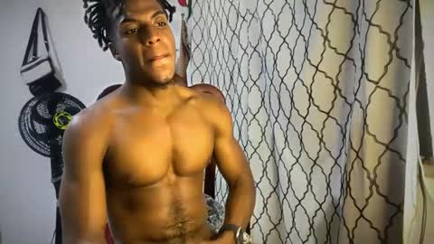 Snapshot of horneyguy2399 chatting on 09/20/25, 02:01 sugarbaby online show from 09/20/25, 02:01