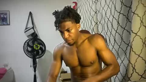 Snapshot of horneyguy2399 chatting on 09/23/25, 01:52 sugarbaby online show from 09/23/25, 01:52